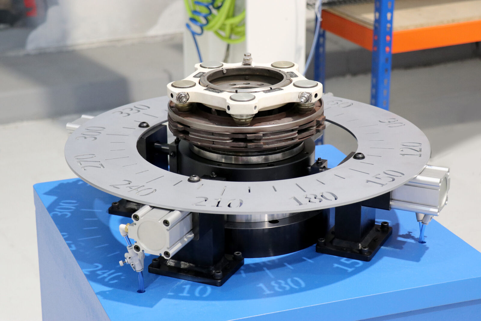 Non rotate balancing machine
